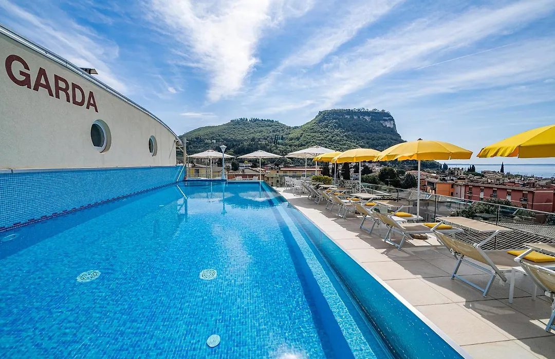 Sky Pool Hotel Sole Garda-1